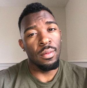 Meet your Posher, Devin